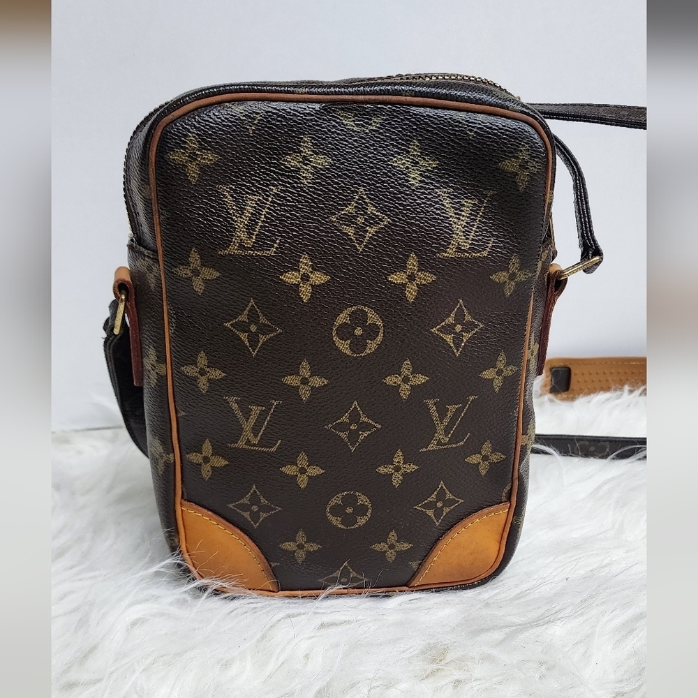 Louis Vuitton Brown Monogram Crossbody Bag - Picture 3 of 12